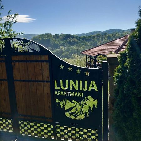 Apartmani Lunija 上米拉诺瓦茨 外观 照片